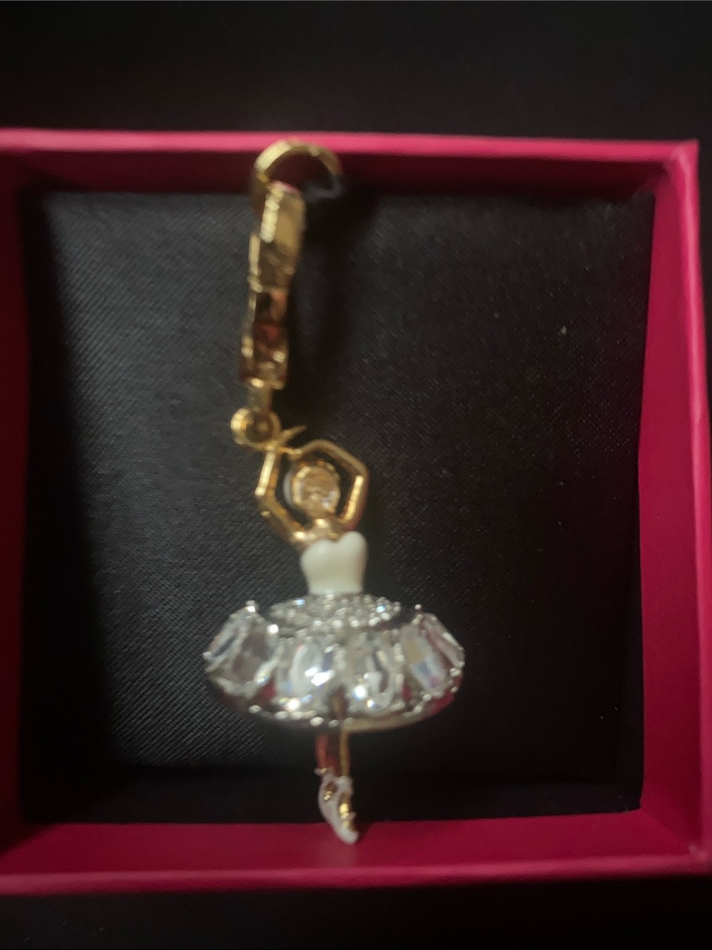 Juicy Couture Hot Pink Box with Gold Logo - Picture 2 of 6